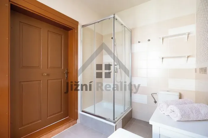 Prodej rodinného domu, Rožmberk nad Vltavou, 198 m2