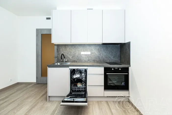 Pronájem bytu 1+kk, Praha - Hloubětín, Poděbradská, 32 m2