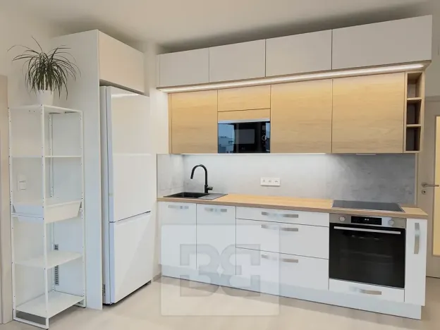 Pronájem bytu 2+kk, Praha - Modřany, Komořanská, 52 m2