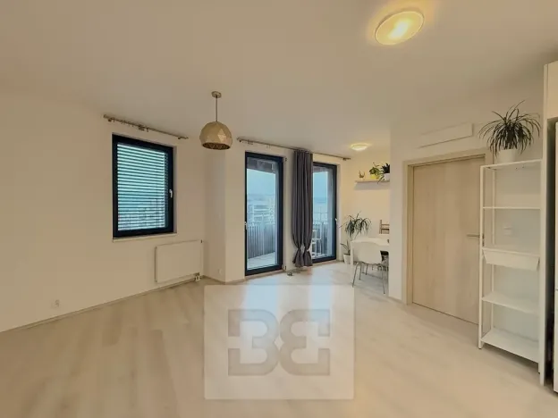 Pronájem bytu 2+kk, Praha - Modřany, Komořanská, 52 m2