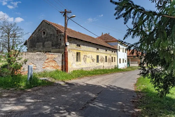 Prodej obchodního prostoru, Chrášťany, 105 m2