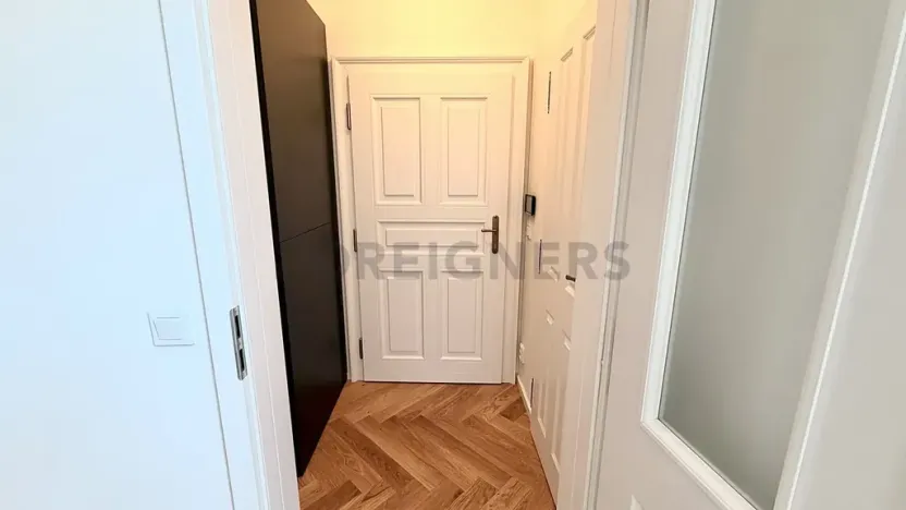 Pronájem bytu 2+kk, Praha - Vinohrady, Velehradská, 45 m2