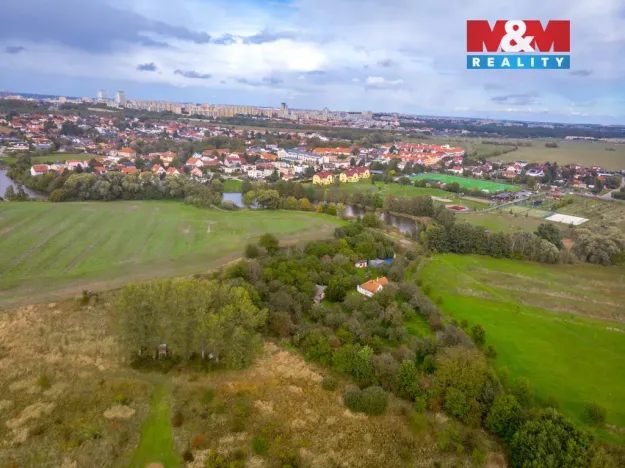 Prodej pole, Praha - Šeberov, 2421 m2