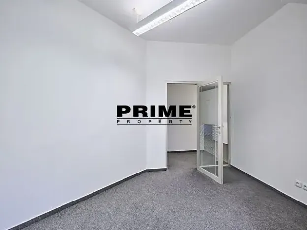 Pronájem kanceláře, Praha - Nové Město, Soukenická, 401 m2