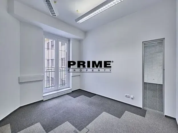 Pronájem kanceláře, Praha - Nové Město, Soukenická, 401 m2