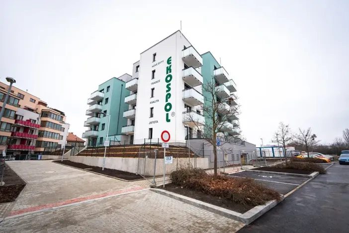 Pronájem bytu 2+kk, Praha - Strašnice, Strančická, 44 m2