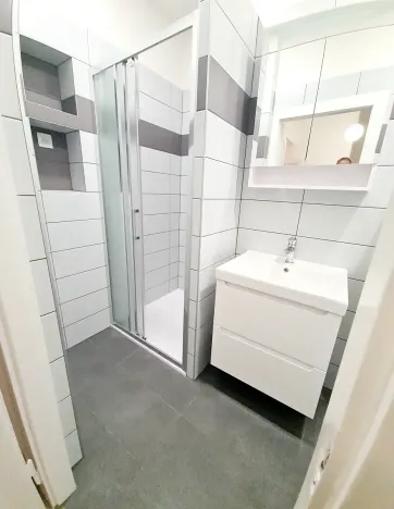 Pronájem bytu 3+1, Praha - Holešovice, Komunardů, 85 m2