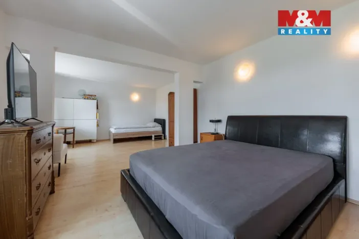 Prodej rodinného domu, Hroznětín, ČSA, 240 m2