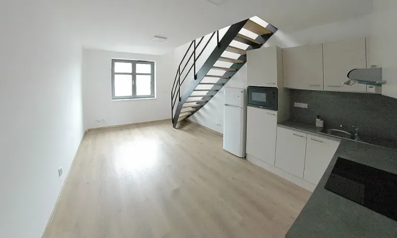 Pronájem bytu 3+kk, Plzeň, Skvrňanská, 78 m2