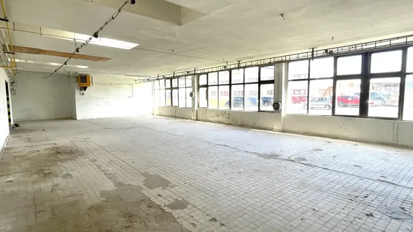 Pronájem skladu, Louny, Postoloprtská, 200 m2