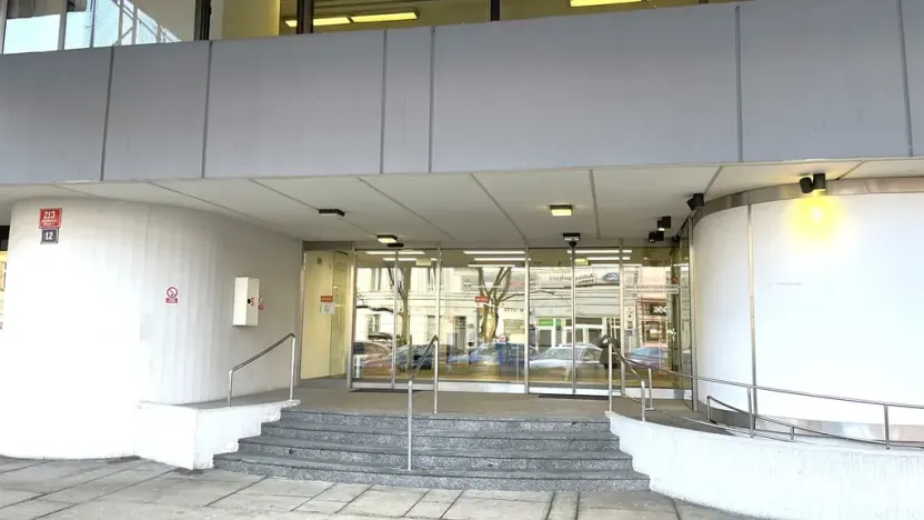 Pronájem kanceláře, Praha - Holešovice, Dělnická, 1252 m2