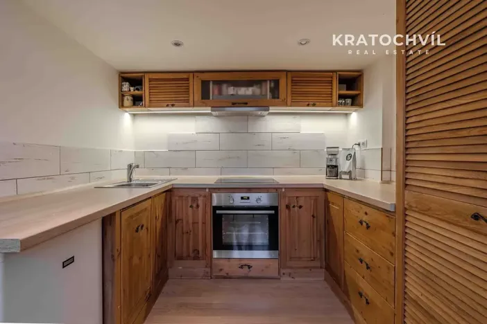 Prodej bytu 1+kk, Praha - Bubeneč, Korunovační, 32 m2