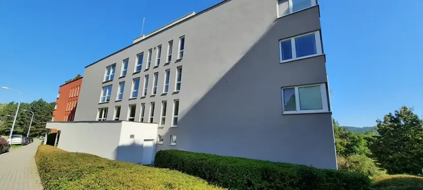 Pronájem bytu 1+kk, Brno, Šemberova, 51 m2