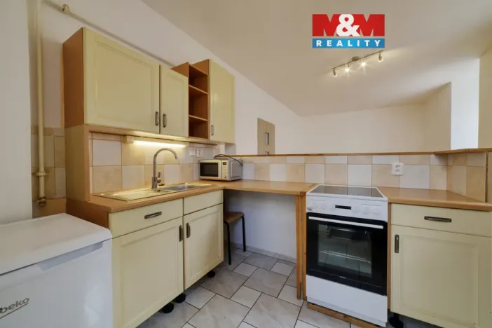 Pronájem bytu 1+kk, Cheb, Růžová, 27 m2