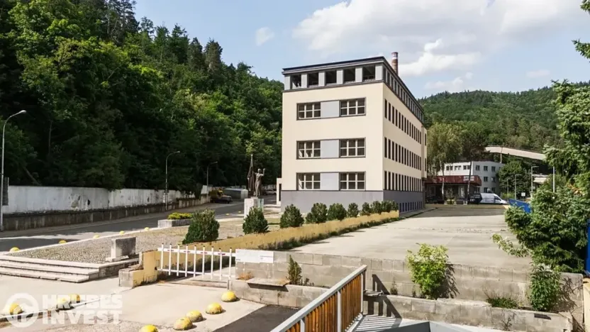 Prodej komerční nemovitosti, Adamov, Mírová, 2380 m2