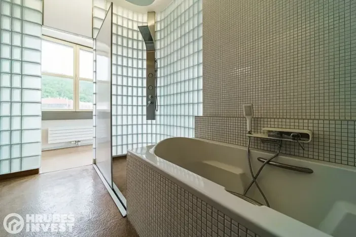 Prodej komerční nemovitosti, Adamov, Mírová, 2380 m2