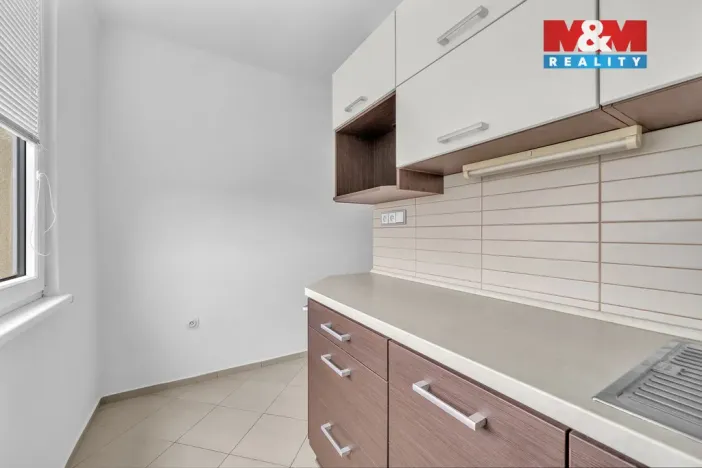 Pronájem bytu 2+1, Pardubice, Družby, 48 m2