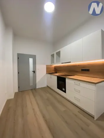 Pronájem bytu 2+kk, České Budějovice, Rudolfovská tř., 35 m2