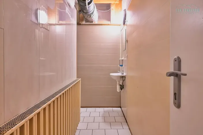 Prodej obchodního prostoru, Plzeň, Nerudova, 134 m2