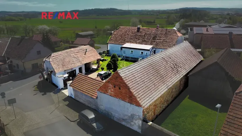 Prodej rodinného domu, Chrást, 280 m2