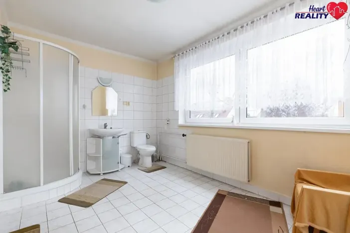 Prodej rodinného domu, Kravaře, Novodvorská, 200 m2