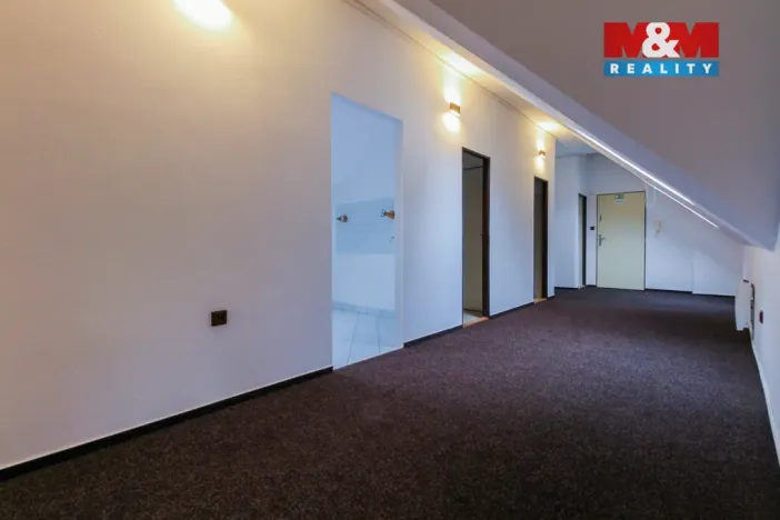 Pronájem kanceláře, Jeseník, nám. Svobody, 120 m2