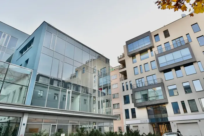 Pronájem kanceláře, Praha - Karlín, Sokolovská, 151 m2