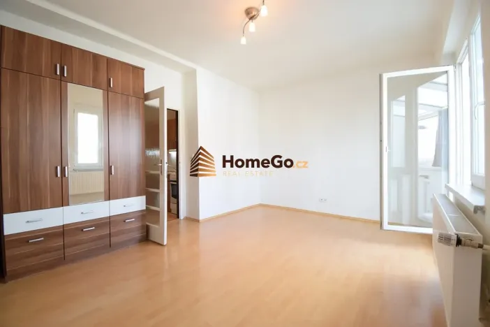 Pronájem bytu 1+kk, Praha - Nusle, Lounských, 45 m2