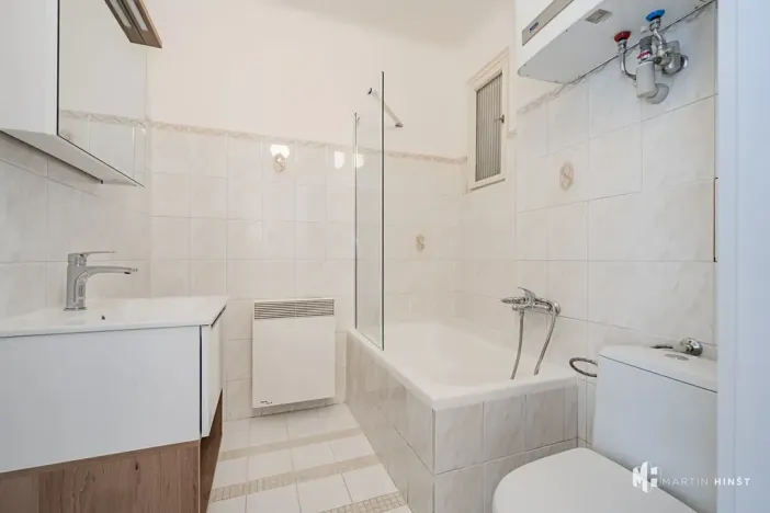 Pronájem bytu 1+kk, Praha - Vinohrady, Hradecká, 26 m2