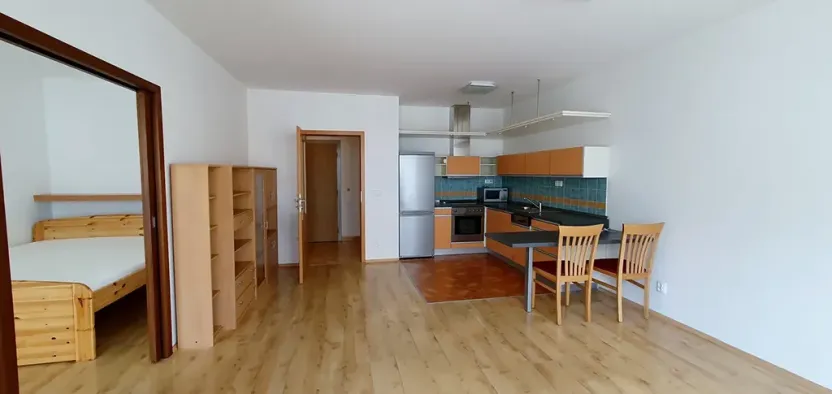 Pronájem bytu 2+kk, Praha - Holešovice, Poupětova, 51 m2