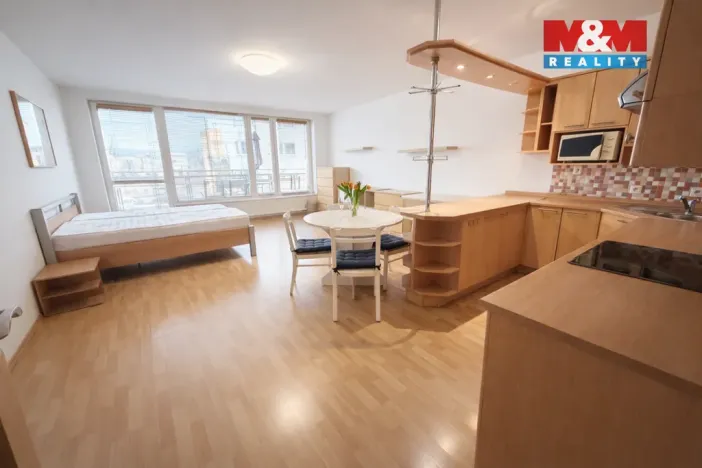 Pronájem bytu 1+kk, Praha, Melodická, 58 m2