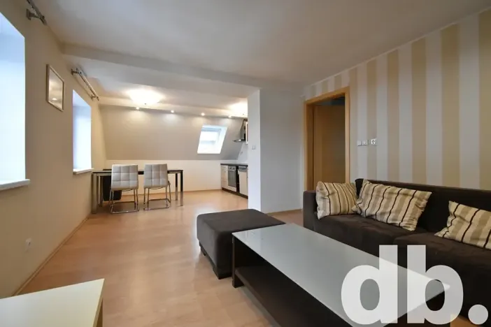 Pronájem bytu 3+kk, Karlovy Vary, Chelčického, 71 m2