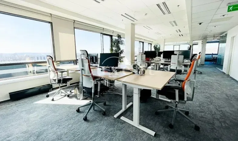 Pronájem kanceláře, Praha, Českomoravská, 300 m2