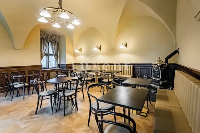 Pronájem komerční nemovitosti, Mirošov, náměstí Míru, 1364 m2