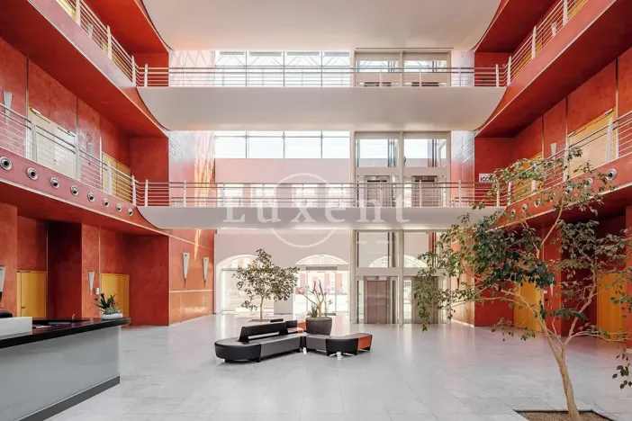 Pronájem kanceláře, Praha, Křižíkova, 416 m2