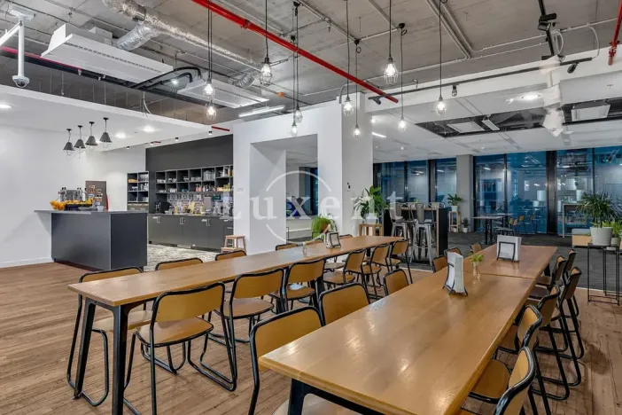 Pronájem kanceláře, Praha, Evropská, 520 m2