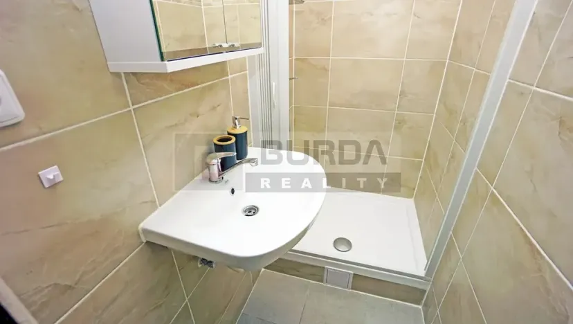 Pronájem bytu 1+kk, Neratovice, 28 m2