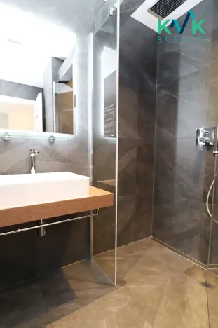 Pronájem bytu 3+1, Karlovy Vary, Hlávkova, 67 m2