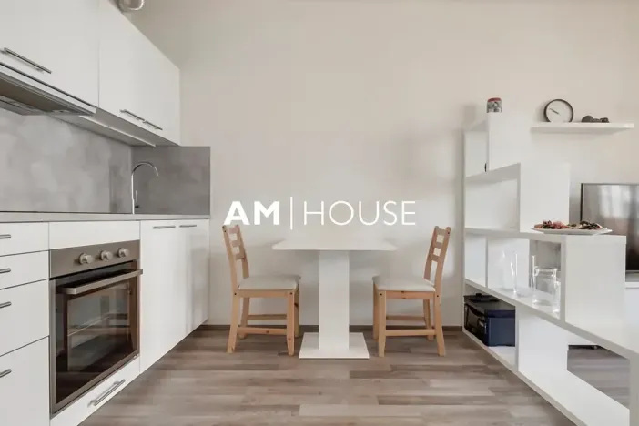 Pronájem bytu 1+kk, Praha - Vysočany, Strnadových, 33 m2