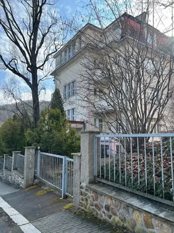 Prodej bytu 1+kk, Karlovy Vary, Poděbradská, 58 m2
