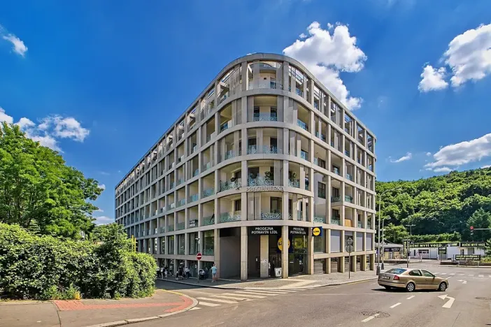 Pronájem bytu 1+kk, Praha - Košíře, Hlaváčkova, 32 m2