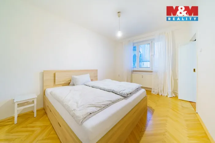 Pronájem bytu 2+1, Cheb, Kasární náměstí, 54 m2