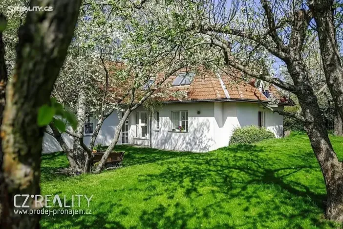 Prodej vily, Praha - Lipence, Na Bambouzku, 300 m2