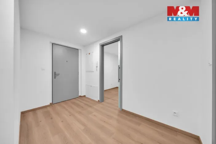 Pronájem bytu 2+kk, Pardubice - Zelené Předměstí, nábřeží Závodu míru, 79 m2