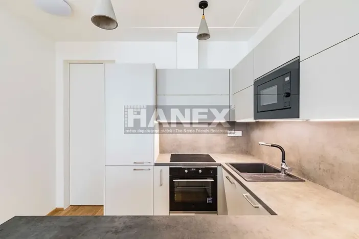 Pronájem bytu 2+kk, Praha - Karlín, Pernerova, 55 m2