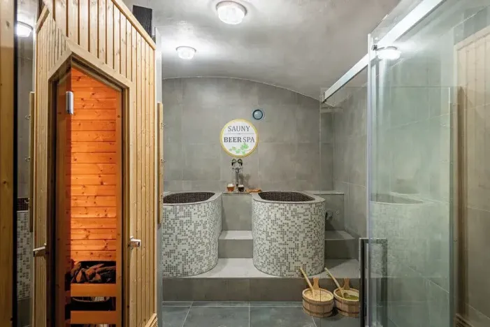 Prodej obchodního prostoru, Praha - Smíchov, Zborovská, 333 m2