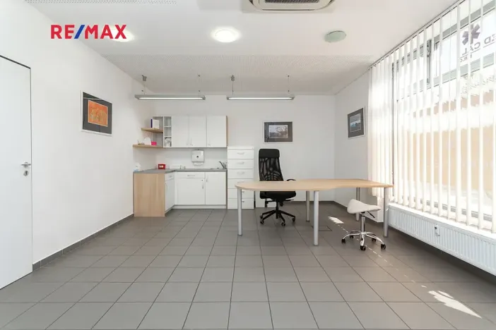 Pronájem ordinace, Praha - Nusle, Hradeckých, 62 m2