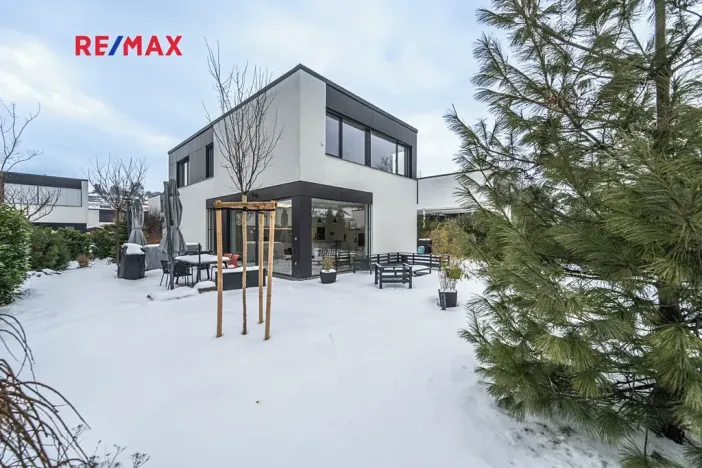 Pronájem vily, Praha - Lysolaje, 150 m2