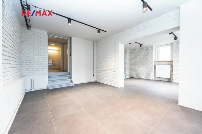 Pronájem kanceláře, Praha - Smíchov, U smíchovského hřbitova, 53 m2