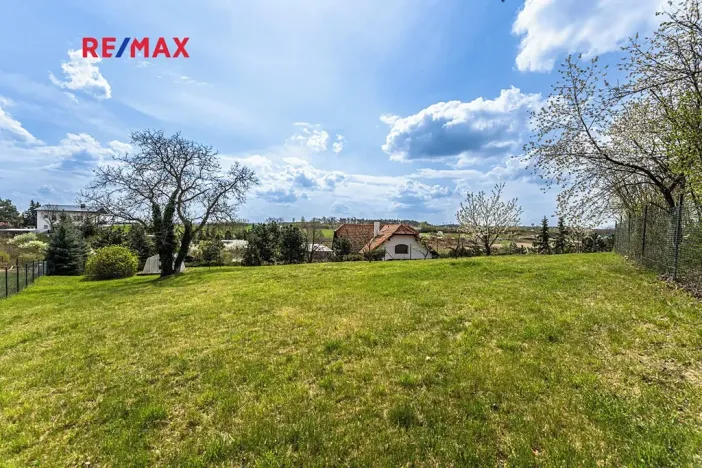 Prodej pozemku pro bydlení, Praha - Lochkov, Na dražkách, 1550 m2